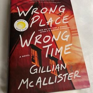 Books. Wrong Place Wrong Time Book by Gillian McAllister